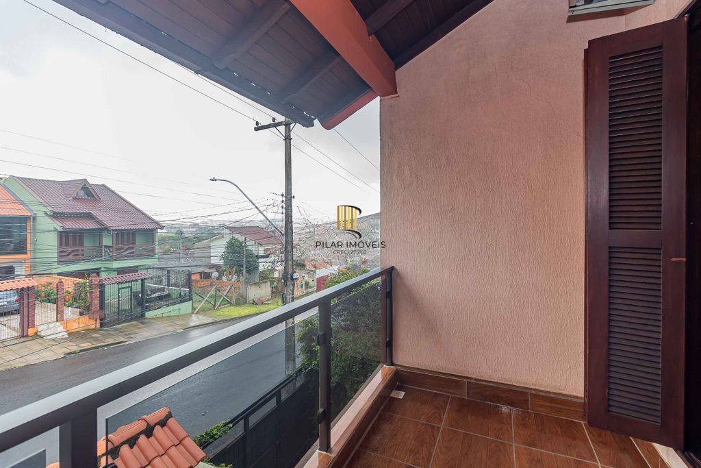 Casa de 3 dormitórios à venda Bairro Rubem Berta - Porto Alegre