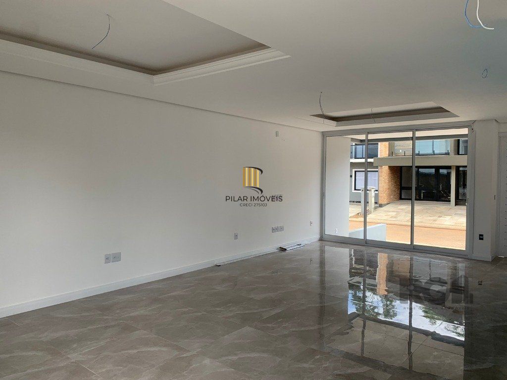 Excelente sobrado de 150m² com 4 dormitórios e 2 vagas.