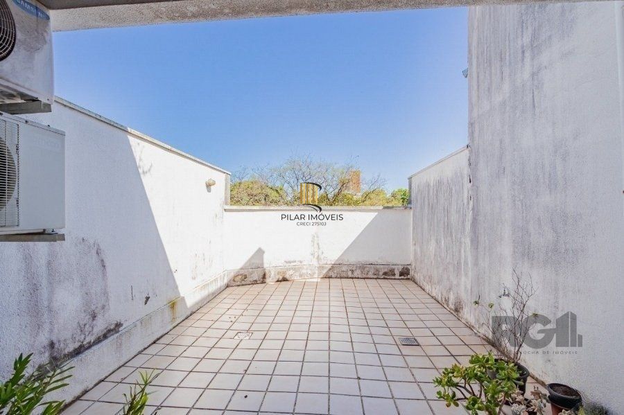Excelente cobertura comercial de 79m² com 2 banheiros.