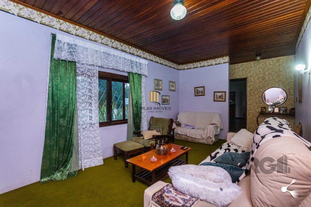 Casa para Venda - 240m², 3 dormitórios, sendo 1 suites, 3 vagas - Cristal