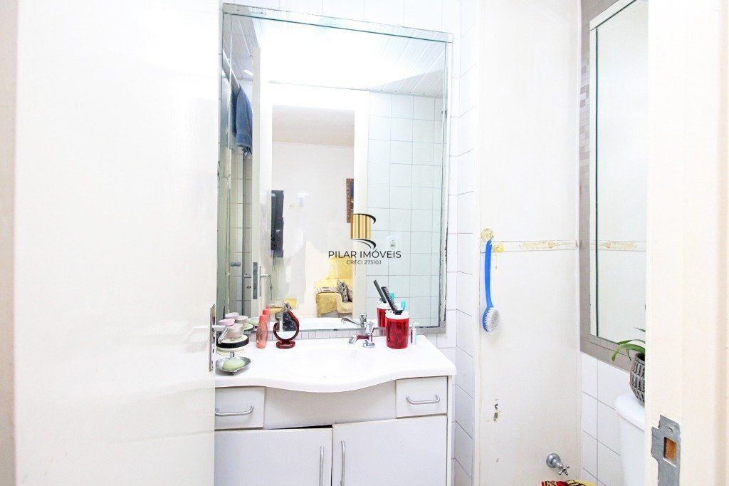 Apartamento 2 dormitórios no bairro Rubem Berta