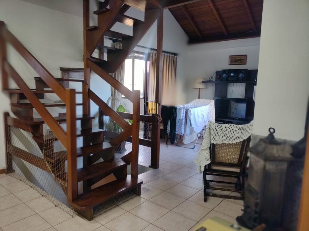 Cobertura 162m² semimobiliada no Menino Deus