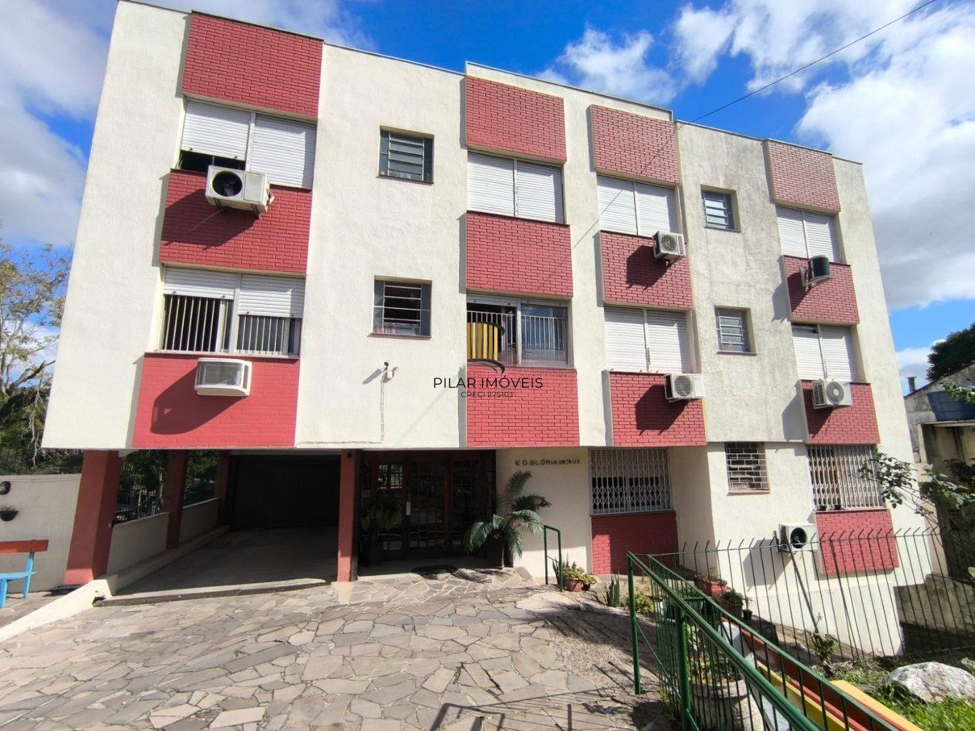 Apartamento de 1 dormitório à venda no Bairro Glória, Porto Alegre.