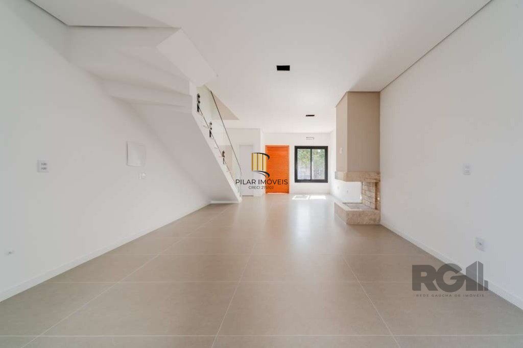 Casa de 3 dormitórios no bairro Hípica