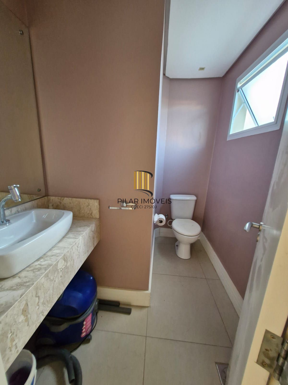 Ampla cobertura com 123m², 2 dormitórios, 1 vaga coberta por convenção.