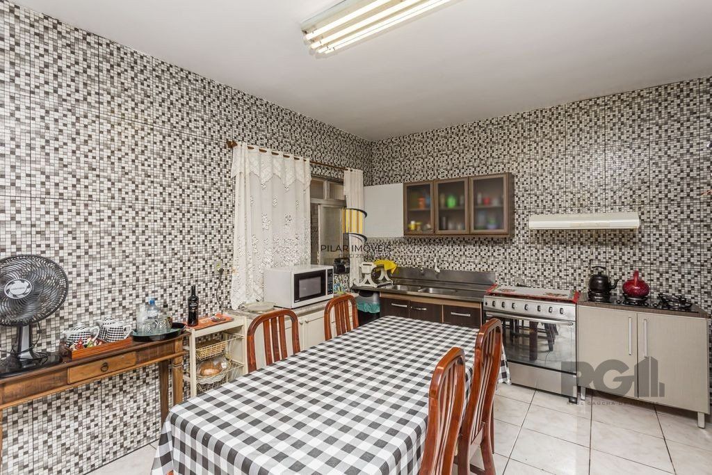 Casa 210m² - 3 dormitórios, 2 vagas