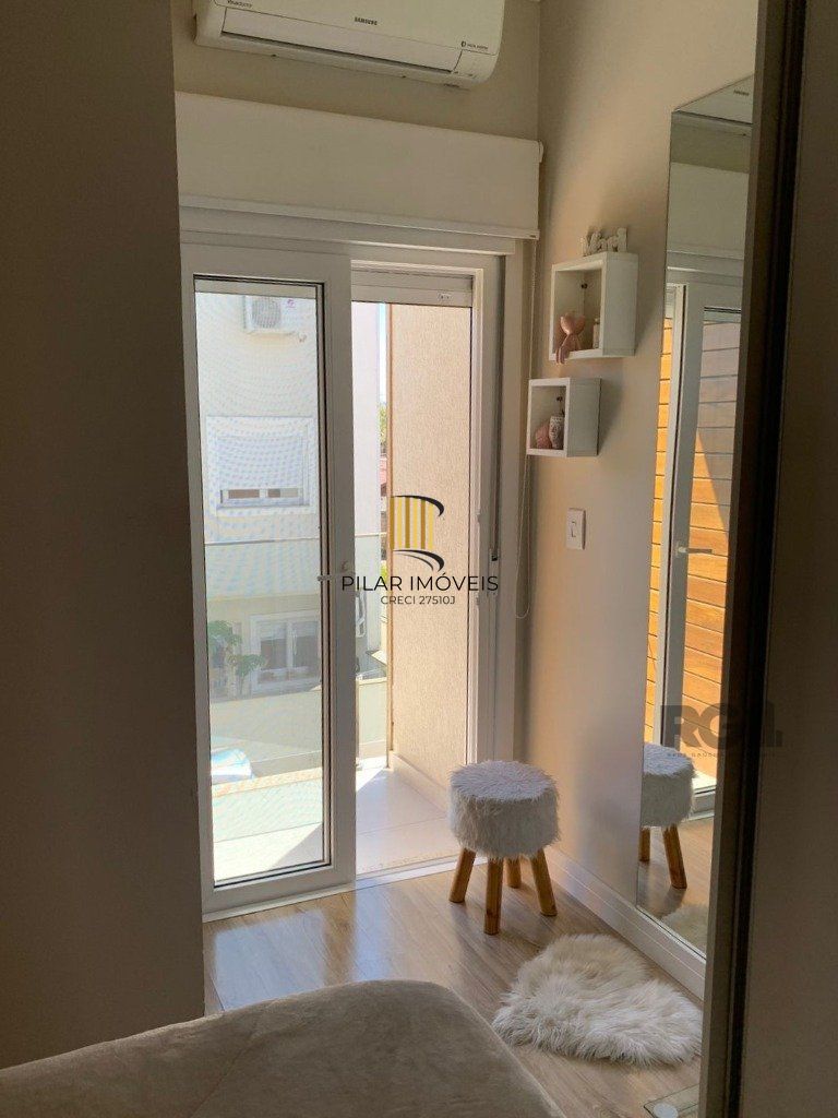 Casa em condomínio 69m² - 2 dormitórios suítes, 1 vaga no bairro Cavalhada