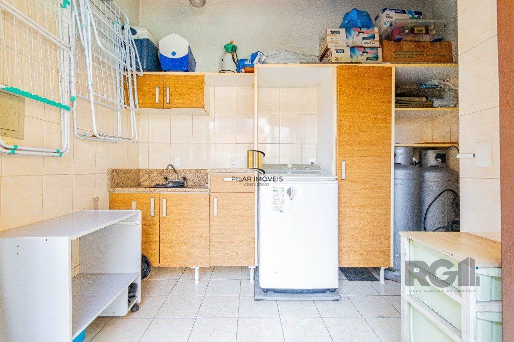 Casa de 4 dormitórios 304m² no bairro Jardim Lindóia