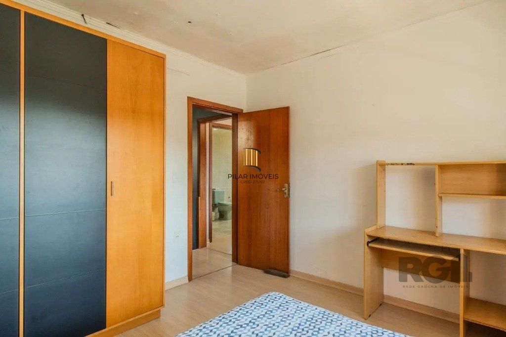 Casa de 3 dormitórios no bairro Nonoai