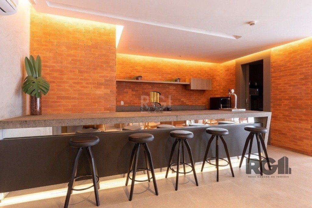 Apartamento 1 dor, 1 vaga coberta, localizado junto ao Bourbon Shopping Teresópolis.