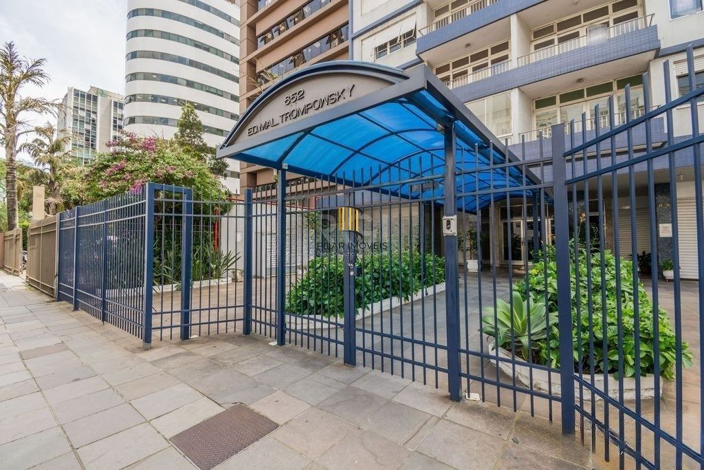 Apartamento de 3 quartos com vista para o rio á venda