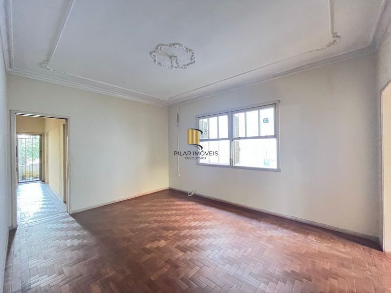 Casa 4 dormitórios no bairro Rio Branco em Porto Alegre para Alugar