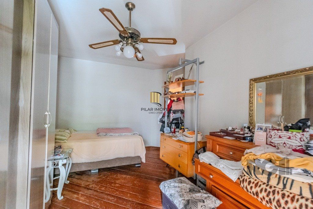 Casa 400m² - 5 dormitórios, 4 vagas no bairro Vila Jardim