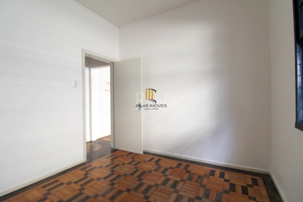 Casa 6 dormitórios no bairro Teresópolis