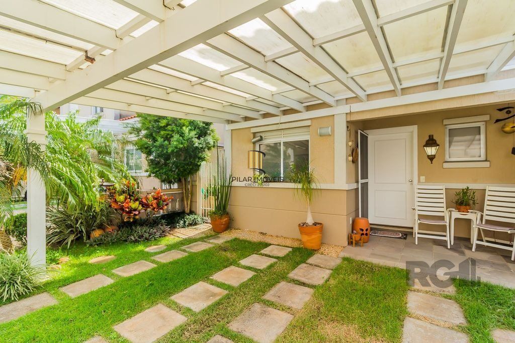 Casa em Condomínio, 157m², 4 dormitórios, 2 vagas no bairro Sarandi - Pilar Imóveis