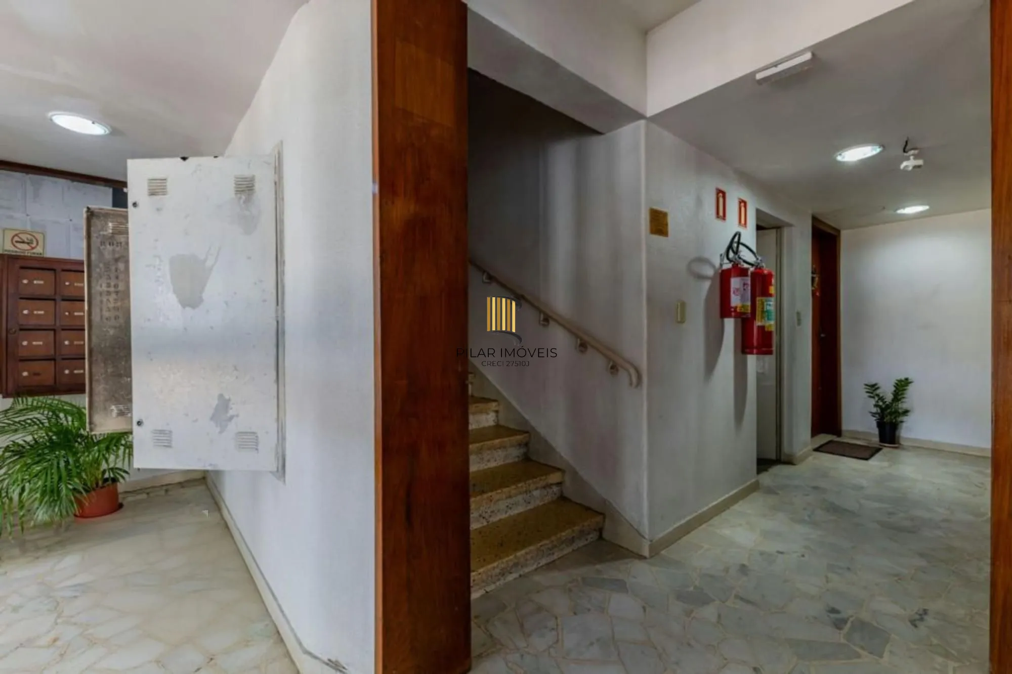 Apartamento de 2 dormitorios à venda em Glória, Porto Alegre.