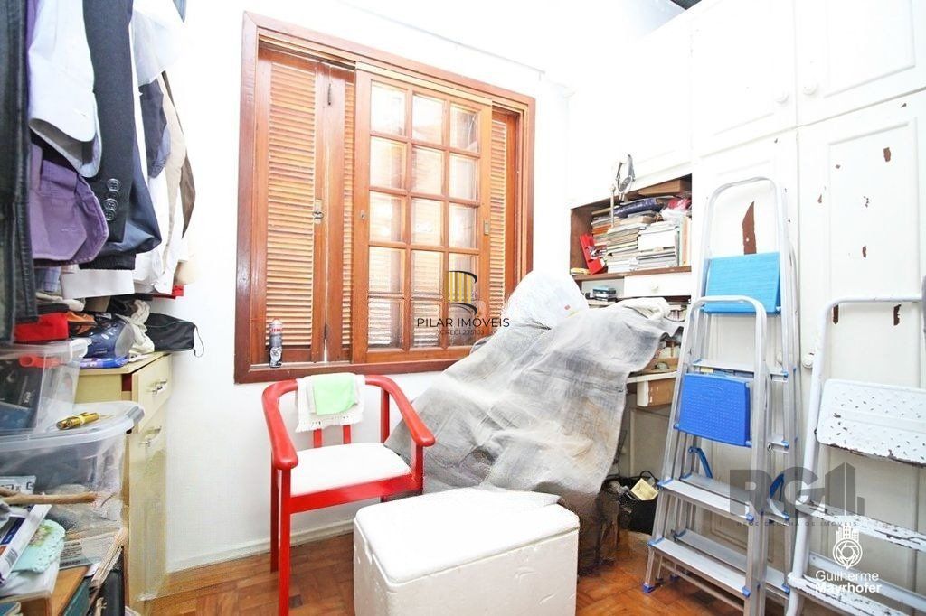 Casa de 3 dormitórios no bairro Partenon