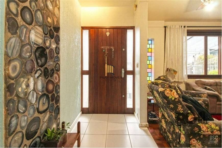 Casa de 285m² - 4 dormitórios, 4 vagas no bairro Bom Jesus