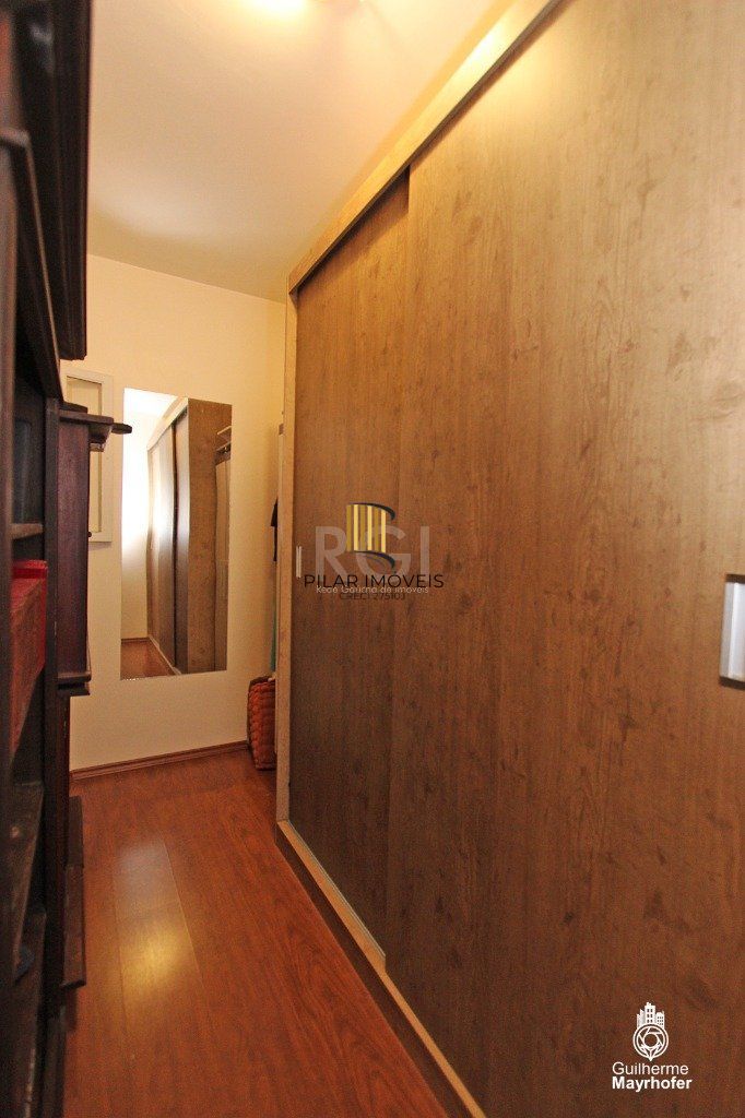Casa para Venda - 240m², 5 dormitórios, sendo 1 suites, 3 vagas - Menino Deus