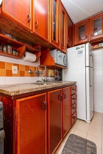 Apartamento para Venda - 43m², semi mobiliado, 1 dormitório, churrasqueira e 1 vaga de garagem no bairro Partenon