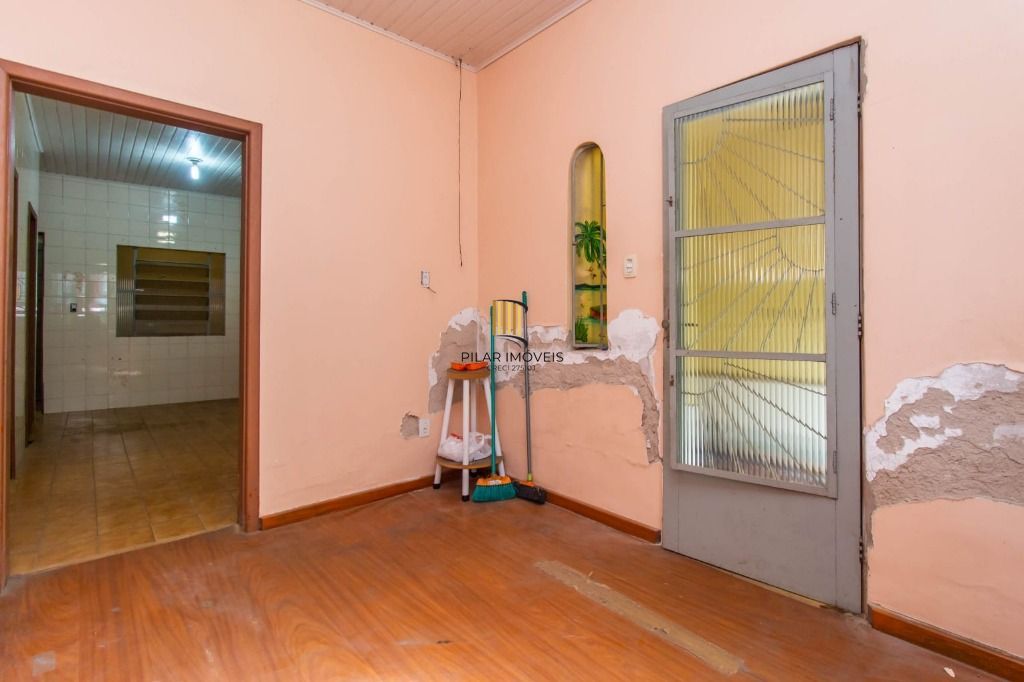 Casa com 3 dormitórios, 1 vaga e 74m² no bairro Cristo Redentor
