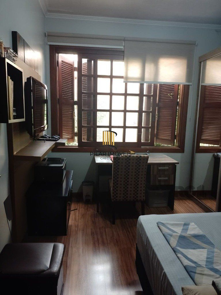 Apartamento de 3 dormitórios no bairro Petrópolis