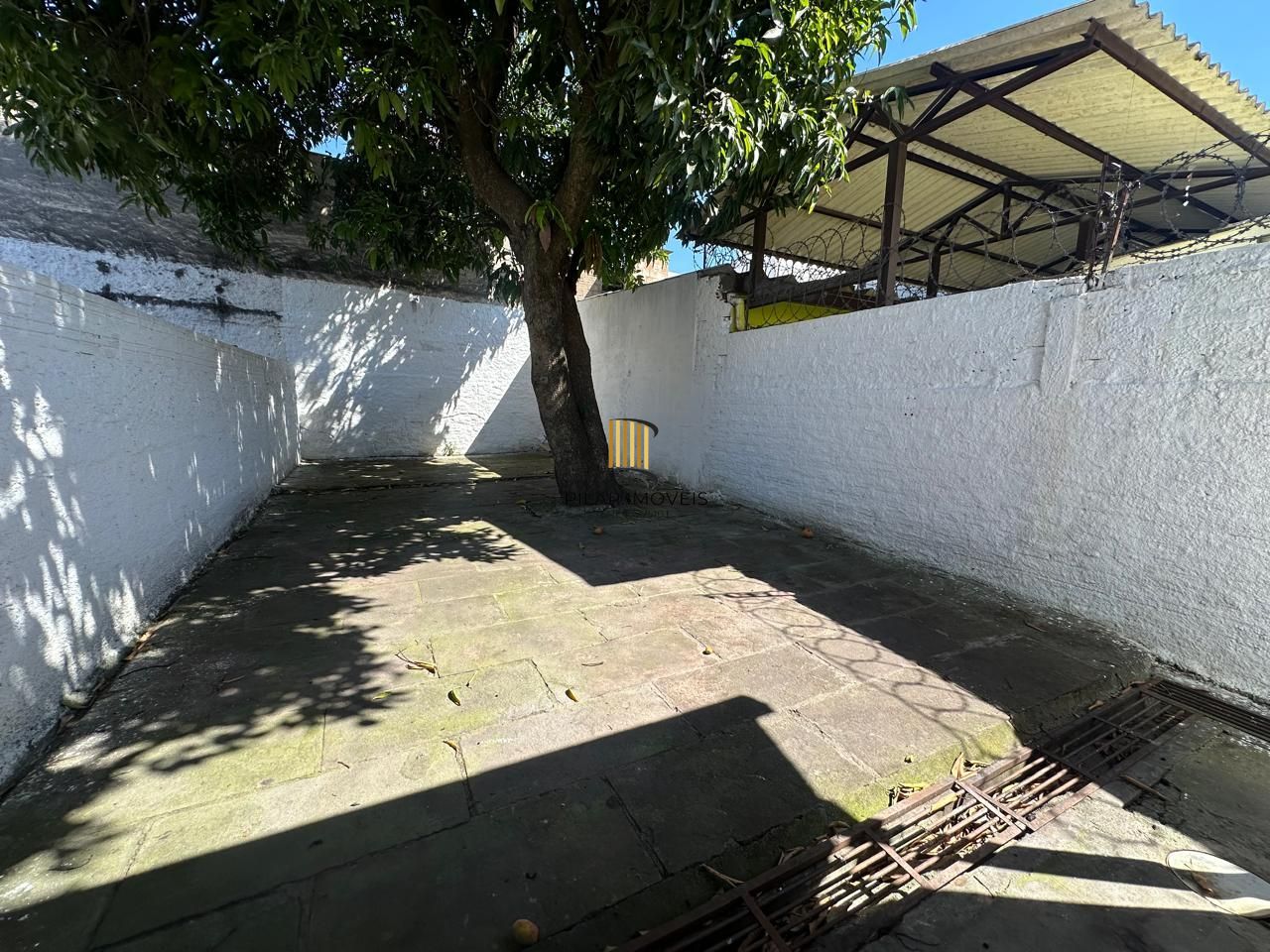 CASA BEM LOCALIZADA NA CAVALHADA EM FRENTE AO CECOPAM