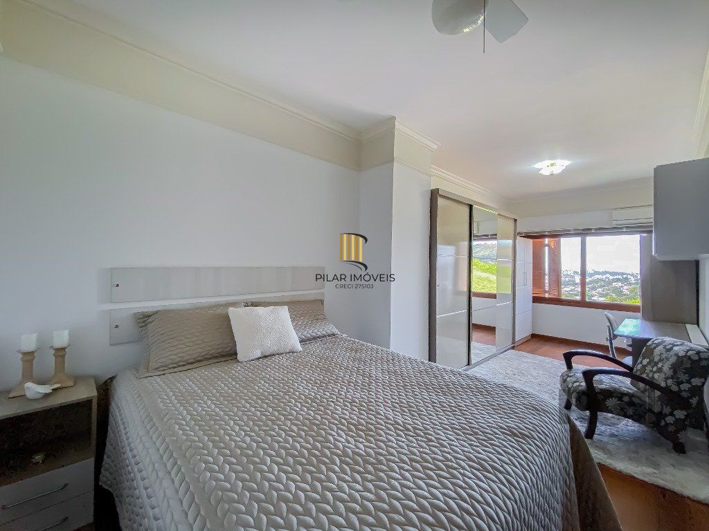 Casa alto padrão, 500m² privativos com linda vista da cidade no Morro Apamecor