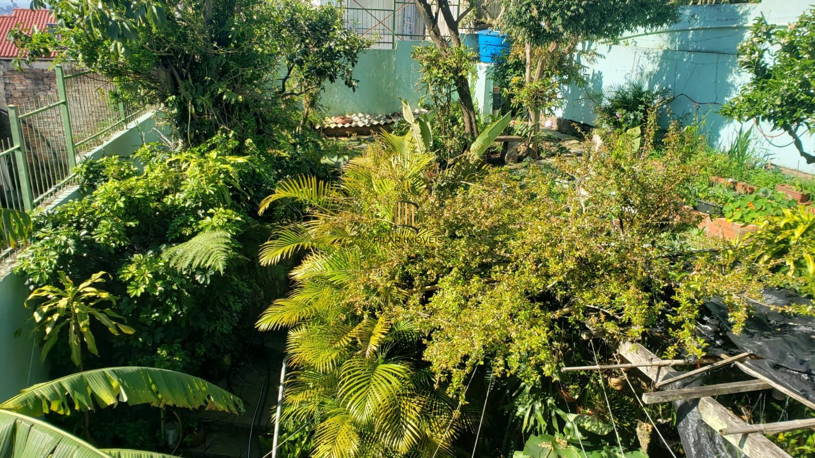 Casa 5 dormitórios no bairro Teresópolis