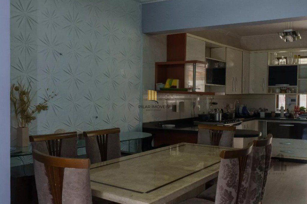 Casa 164m², 3 dormitórios, 3 vagas no bairro Jardim Carvalho