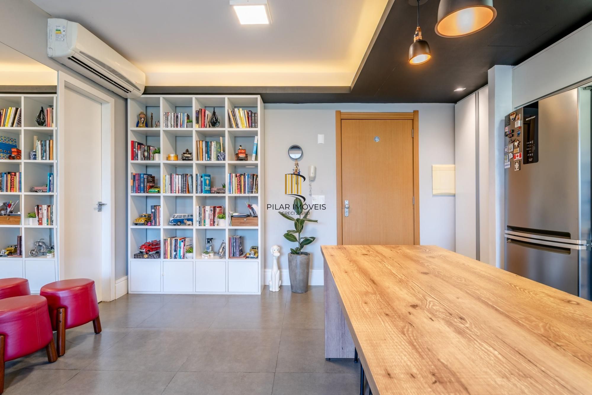 Apartamento de 1 dormitório á venda em Três Figueiras, Porto Alegre.