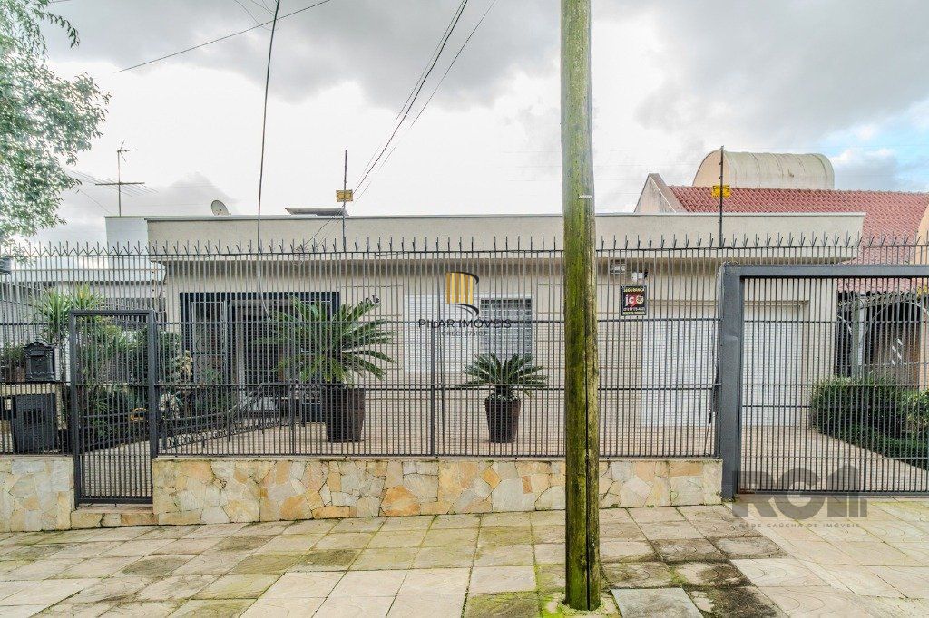 Casa 3 dormitórios no bairro Medianeira - Pilar Imóveis