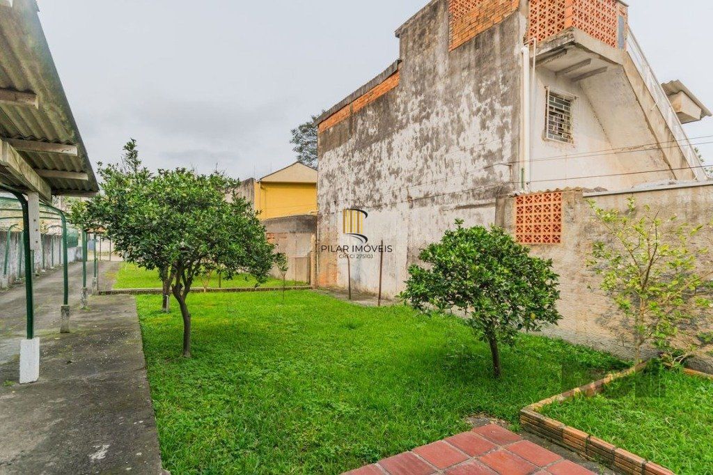 Casa com 2 dormitórios no bairro Vila João Pessoa