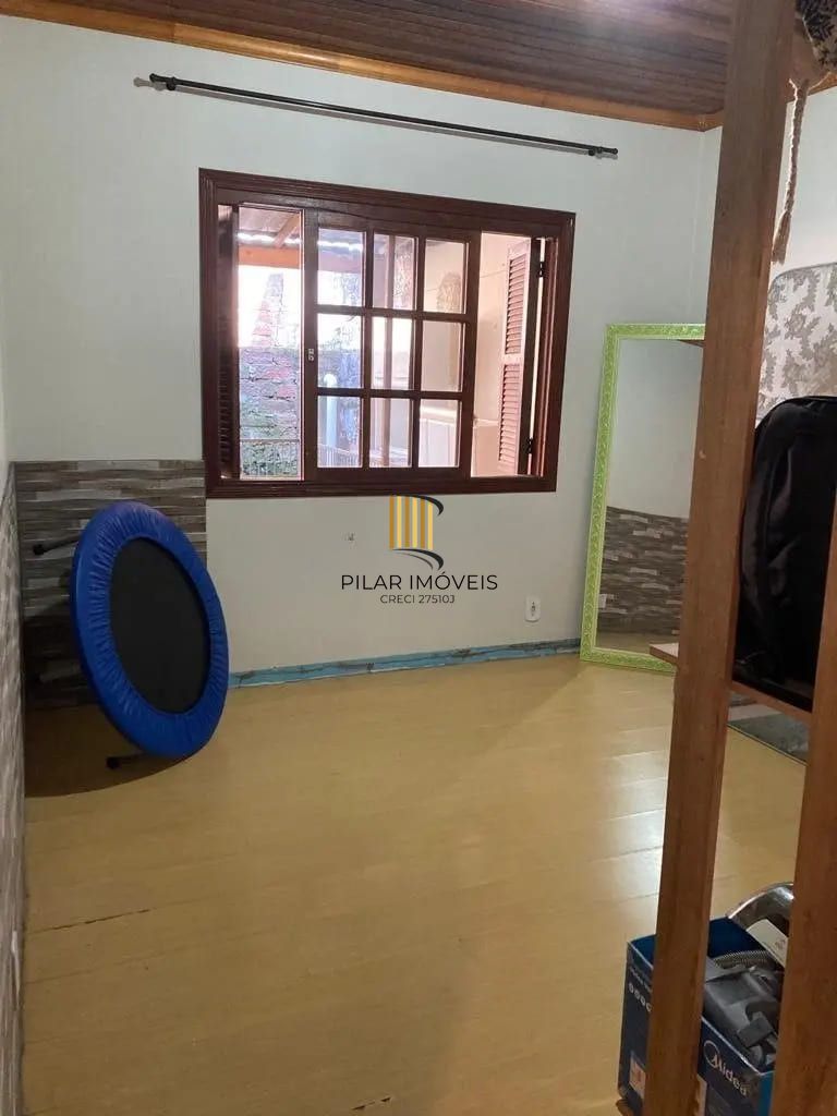 Casa de 3 dormitórios com 181m² à venda em Partenon, Porto Alegre.