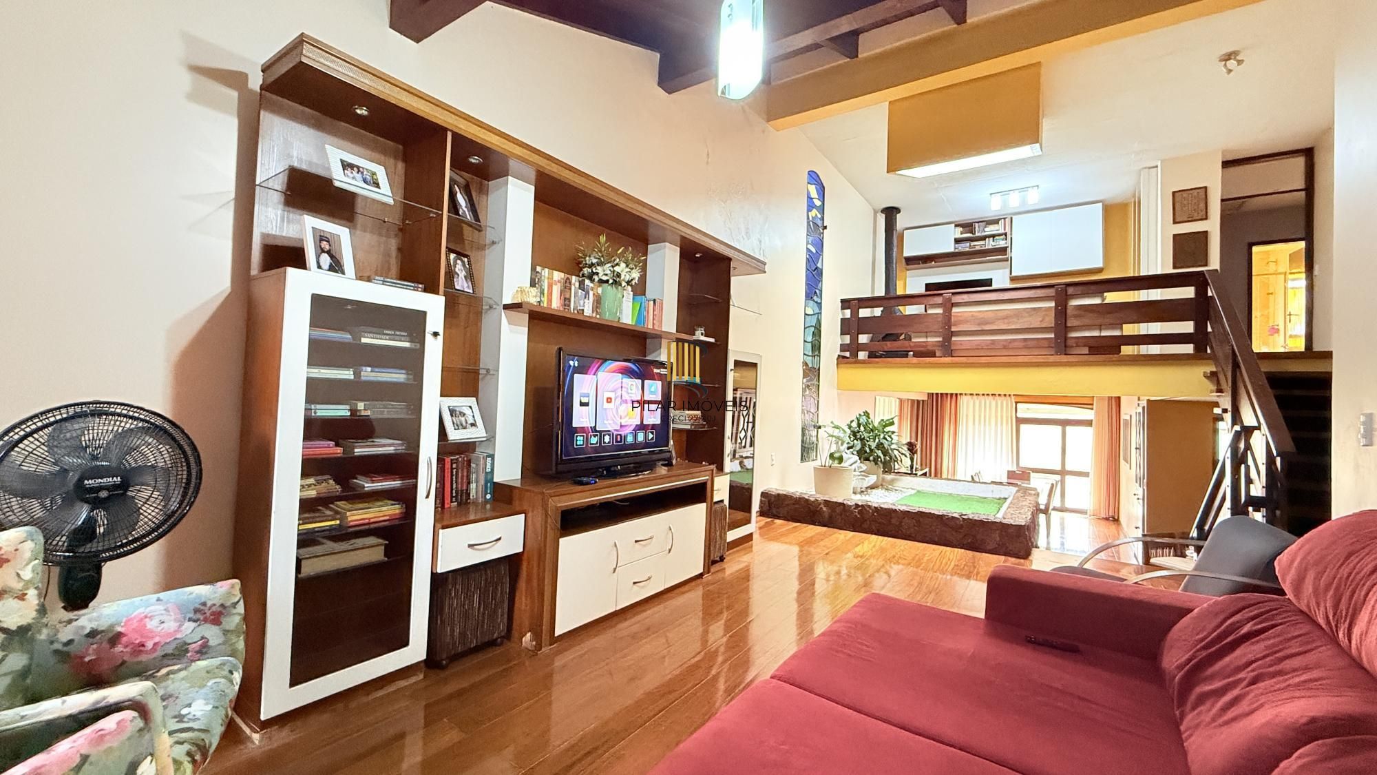 Casa para Venda - 260m², 4 dormitórios, sendo 1 suites, 4 vagas - Nonoai