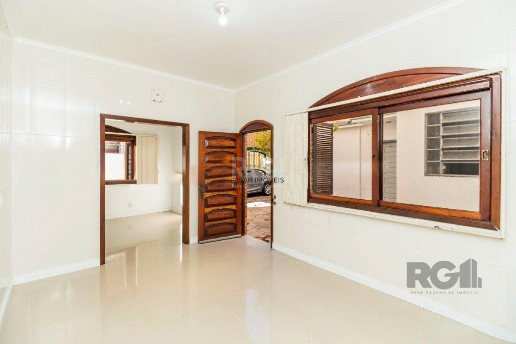 Casa de 266m² - 5 dormitórios, 5 vagas no bairro São João
