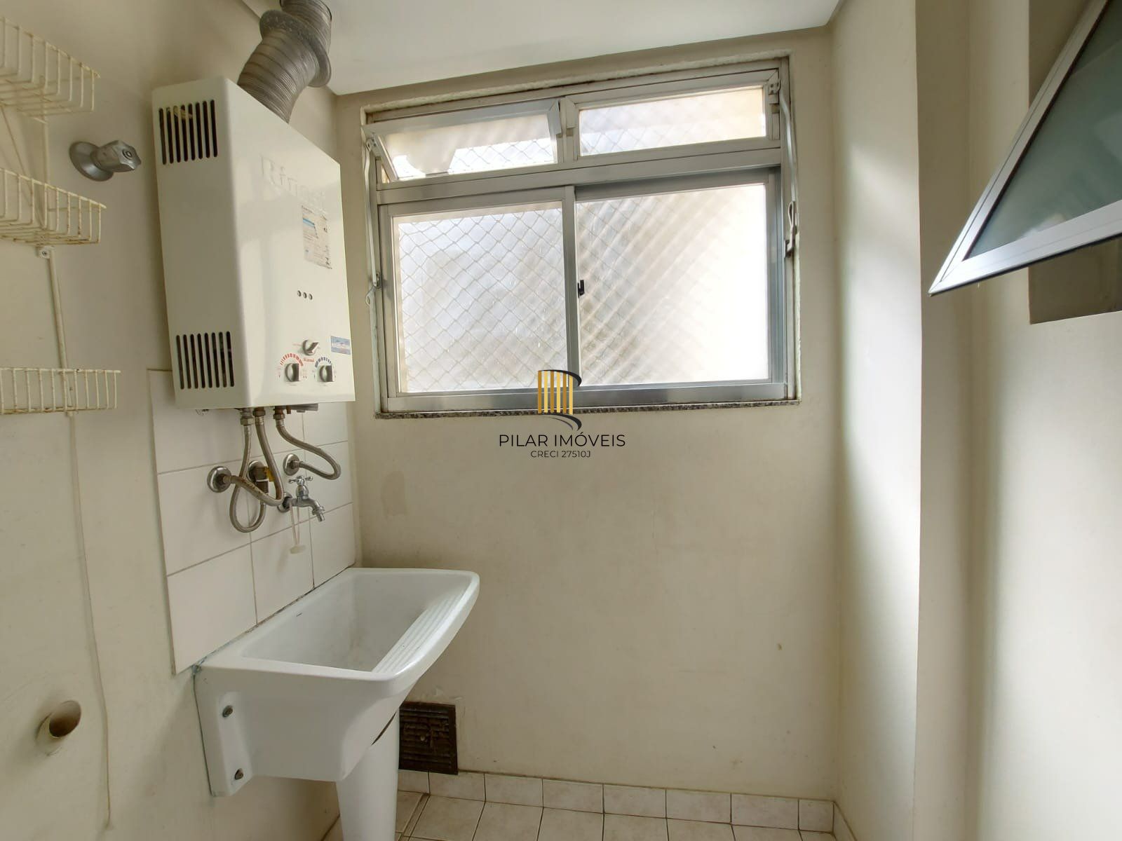 Apartamento de 3 dormitórios á venda no Bairro Jardim Do Salso, Porto Alegre