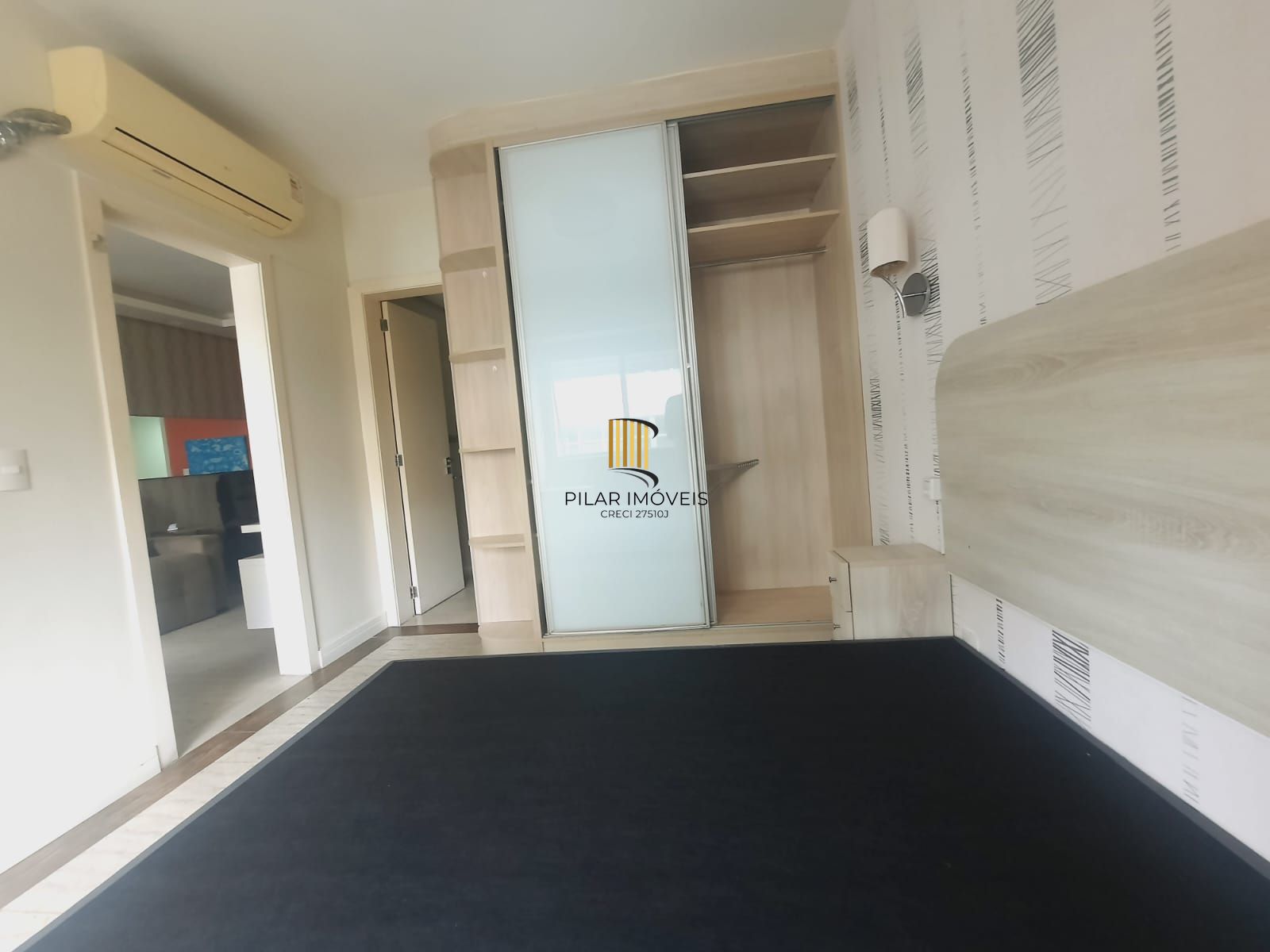 Apartamento mobiliado no Residence Suite Service em Porto Alegre, RS.