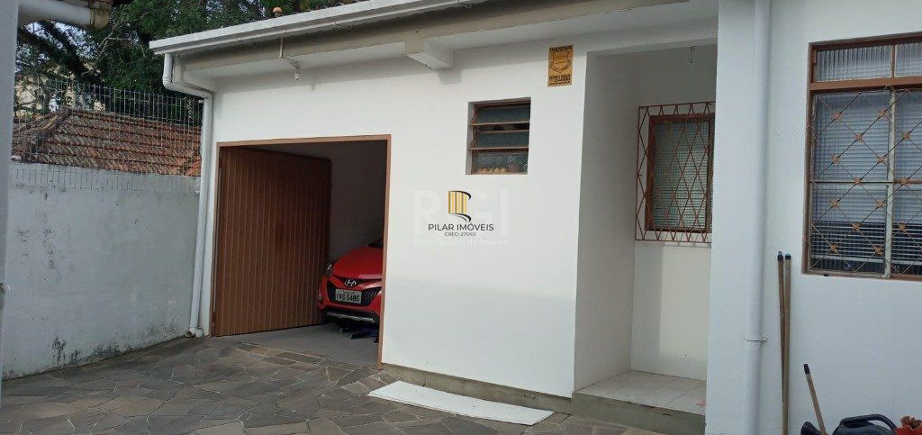 Casa para Venda - 95m², 2 dormitórios, 3 vagas - Teresópolis