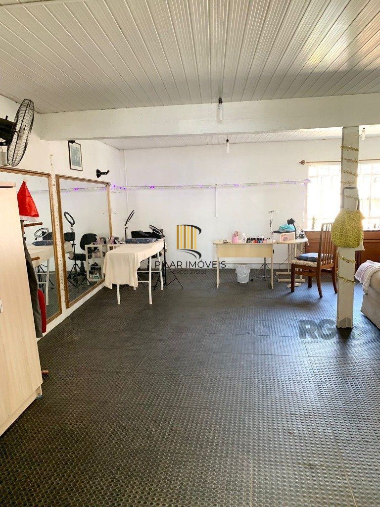 Casa 3 dormitórios no bairro Glória
