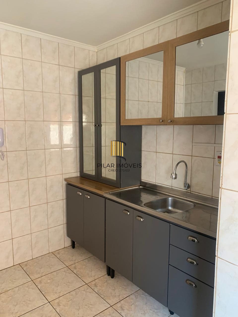 Apartamento de 2 dormitórios á venda no Bairro Passo Da Areia, Porto Alegre.