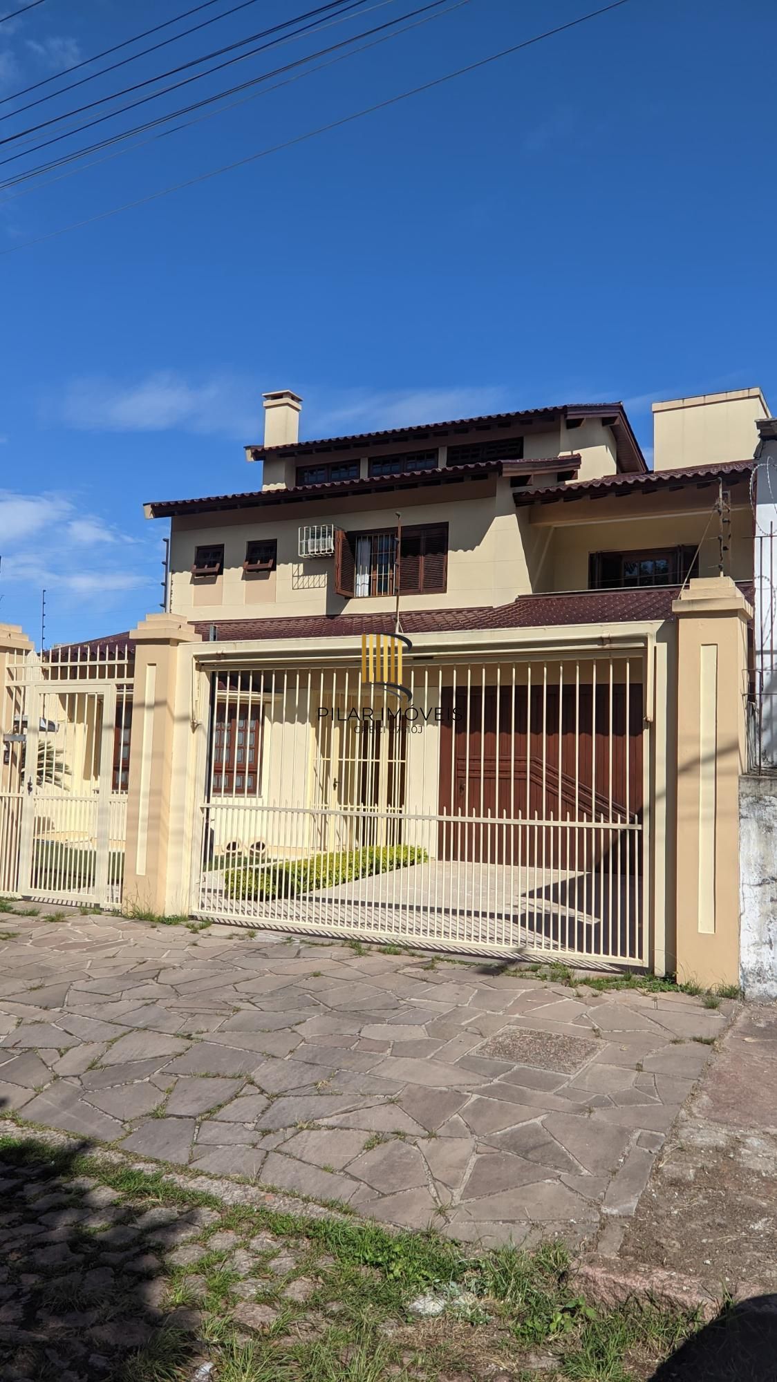 Casa 348m², 4 dormitórios, 2 vagas no bairro Nonoai