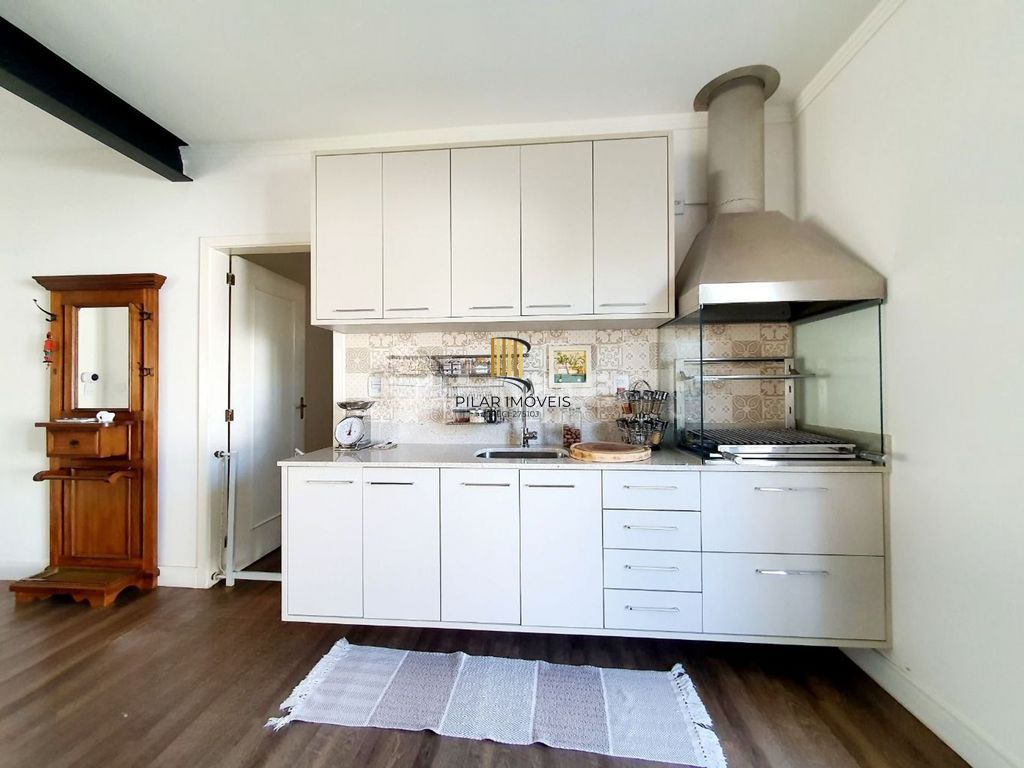 Casa de  3 dormsitorios no Bairro Camaquã - Porto Alegre