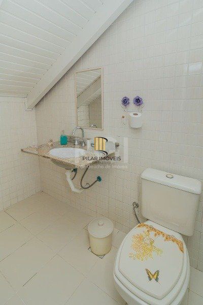Casa para Venda - 137m², 3 dormitórios, sendo 3 suites, 2 vagas - Hípica