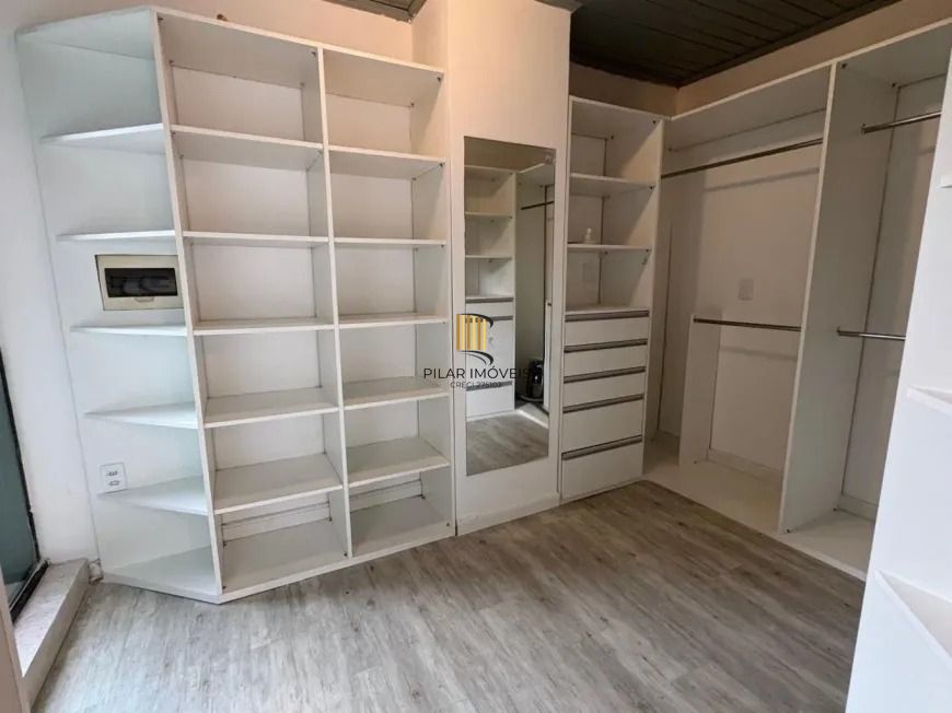 Casa 3 dormitórios à venda no bairro Nonoai, Porto Alegre