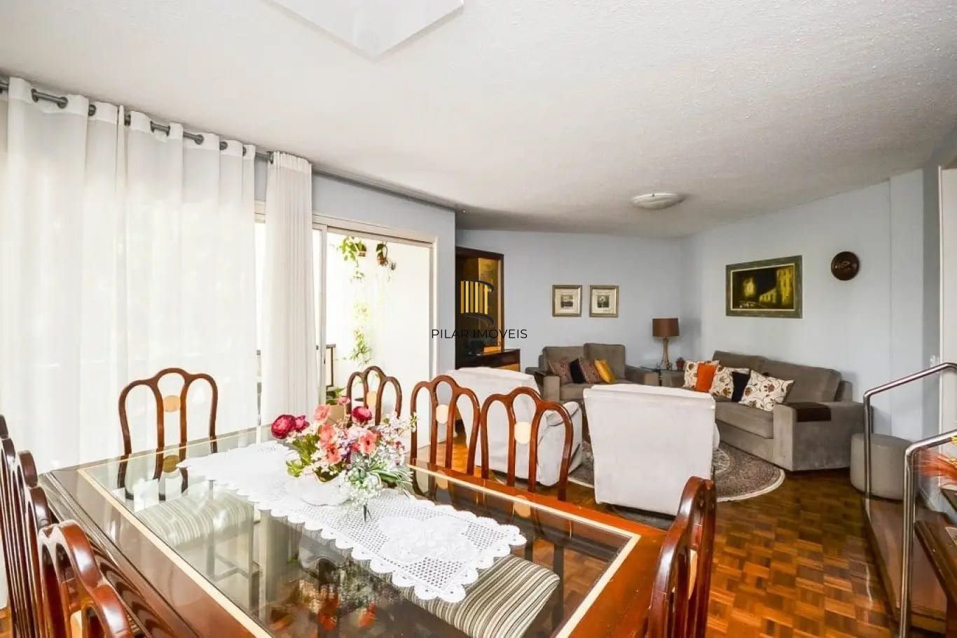Apartamento com 3 dormitórios no bairro Menino Deus, Porto Aelgre