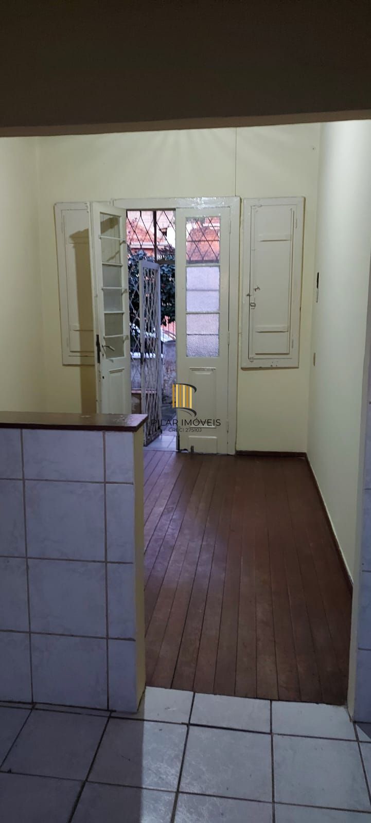 Casa 2 dormitórios no bairro Glória