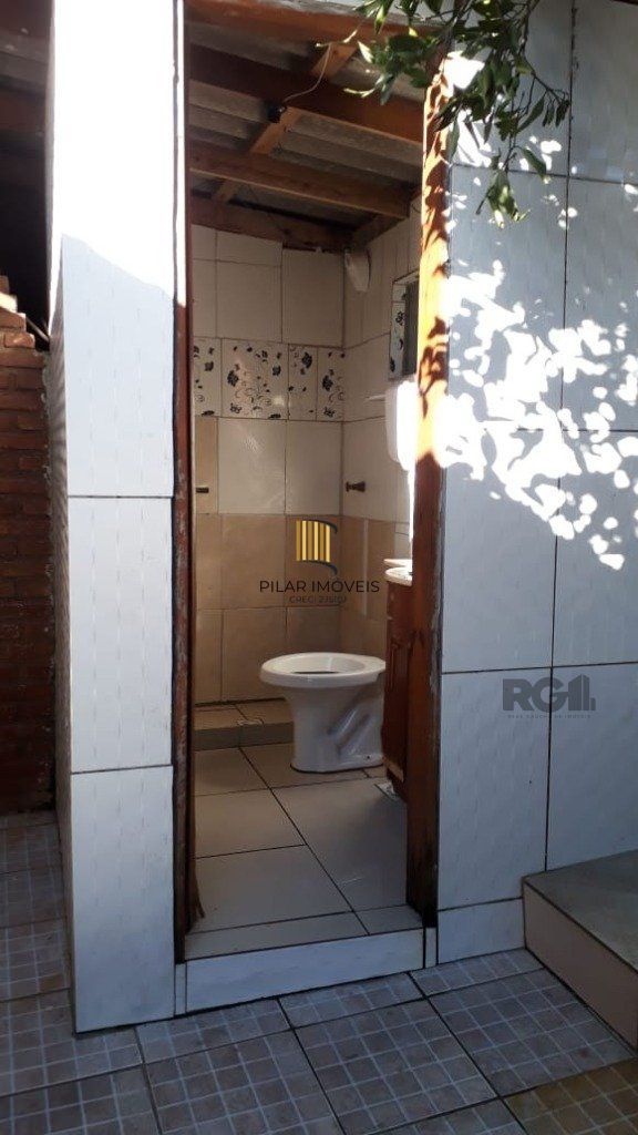 Casa de 3 dormitórios, no bairro Lomba do Pinheiro
