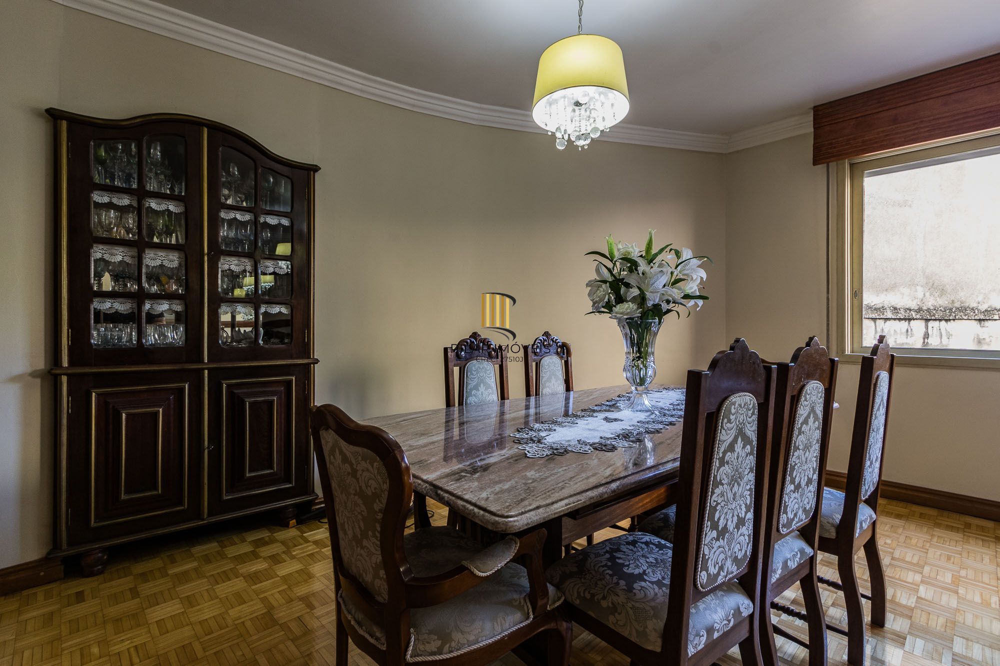 Apartamento de 3 dormitórios e 133m² à venda em Centro Histórico, Porto Alegre.