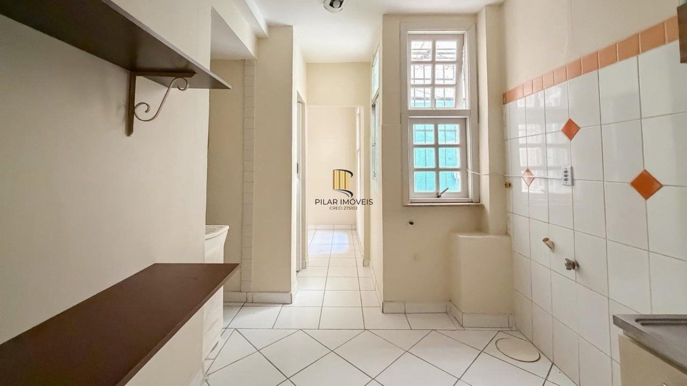 Apartamento com 2 quartos e 77m² à venda em Bom Fim, Porto Alegre. Rua Tomaz Flores, Bom Fim, Porto Alegre